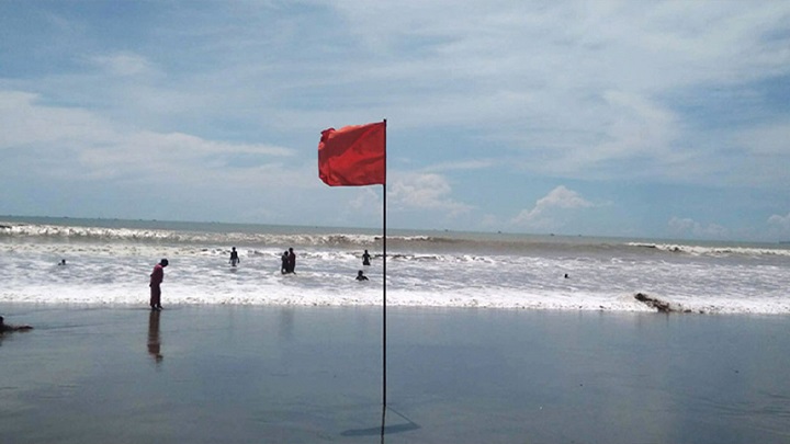 সাগরে লঘুচাপ, সমুদ্রবন্দরে ৩ নম্বর সতর্ক সংকেত