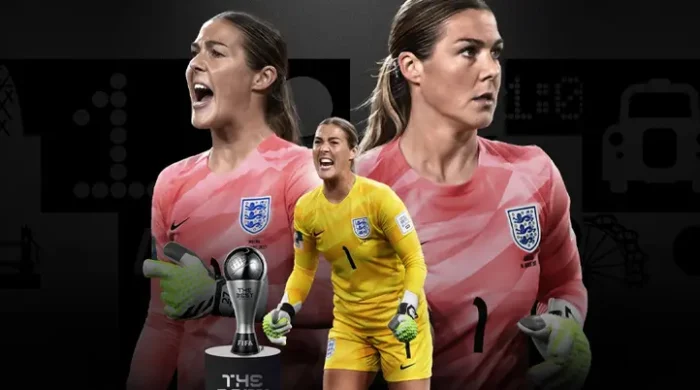 নারী ফুটবলের সবচেয়ে দামি গোলকিপার মেরি আর্পস