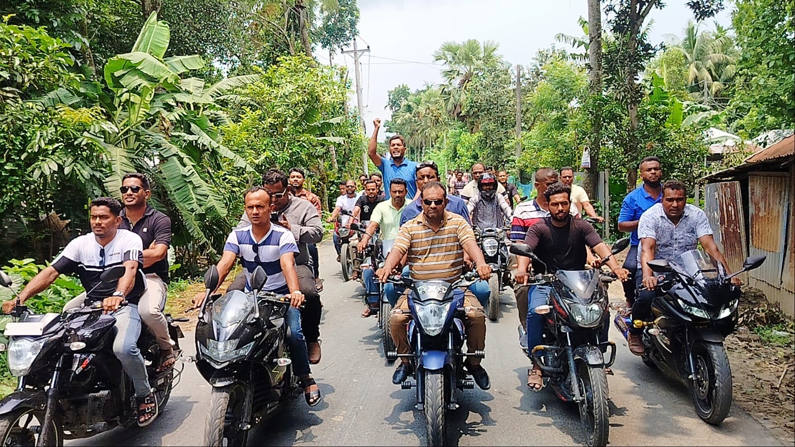 আ.লীগের প্রতিষ্ঠাবার্ষিকী ঘিরে বিএনপির বিক্ষোভ মিছিল, অংশ নিলেন দুই শতাধিক নেতাকর্মী