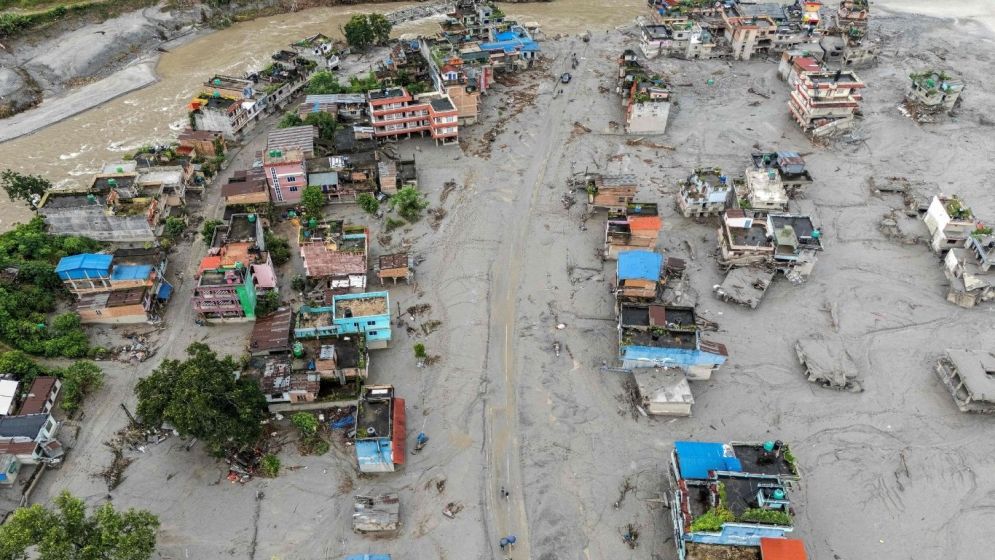 নেপালে প্রাকৃতিক দুর্যোগে প্রাণহানি বেড়ে ৭০০, নিখোঁজ ৩ হাজার