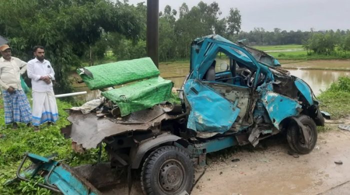 কক্সবাজারে সড়ক দুর্ঘটনায় নিহত ৪
