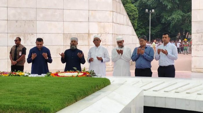 শহীদ জিয়া ও খালেদা জিয়ার সমাধিতে নবনির্বাচিত রাষ্ট্রপতির শ্রদ্ধা