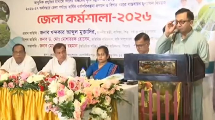 অবকাঠামো তৈরি করে গ্যাস সংকট কাটাতে বছর দুয়েক লাগবে: বাণিজ্যমন্ত্রী