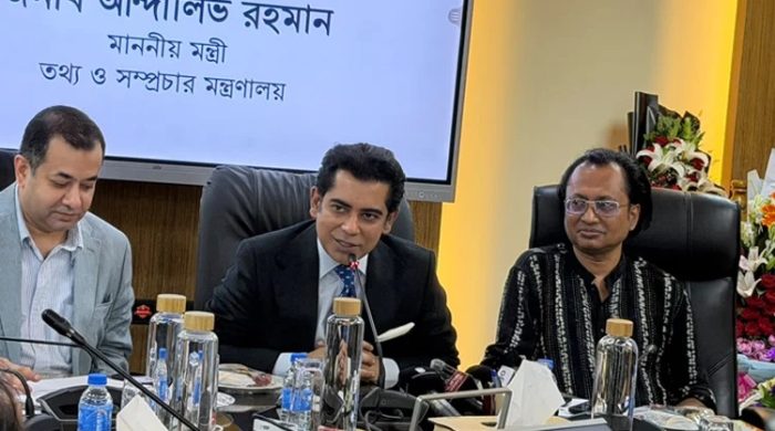 সাংবাদিকদের নিয়ন্ত্রণ নয়: তথ্যমন্ত্রী পার্থ