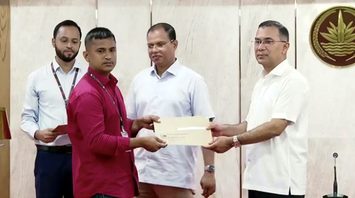 গুম-খুন ও শহীদ পরিবারের সদস্যদের চাকরির নিয়োগপত্র দিলেন প্রধানমন্ত্রী
