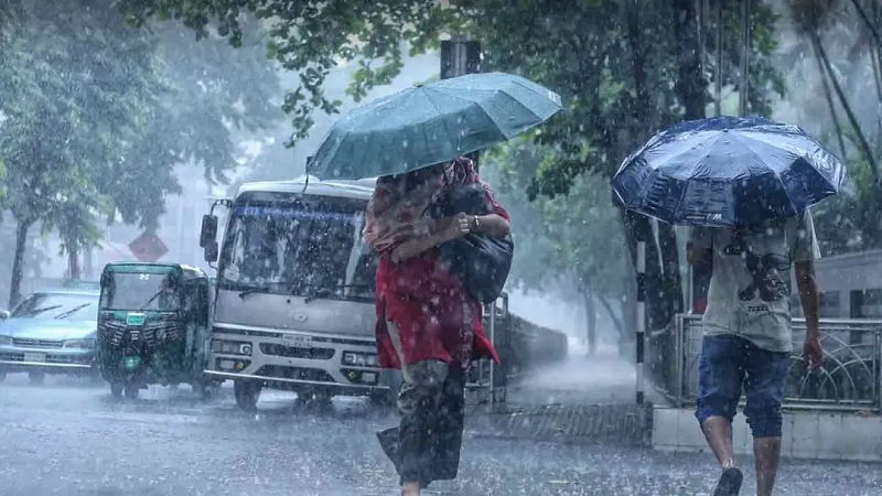 ছুটির দিনে সারাদেশে মাঝারি ধরনের ভারী বর্ষণের সম্ভাবনা