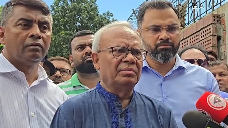 একটি দল পতিত স্বৈরাচারকে সুবিধা দেয়ার অপচেষ্টা করছে: রিজভী